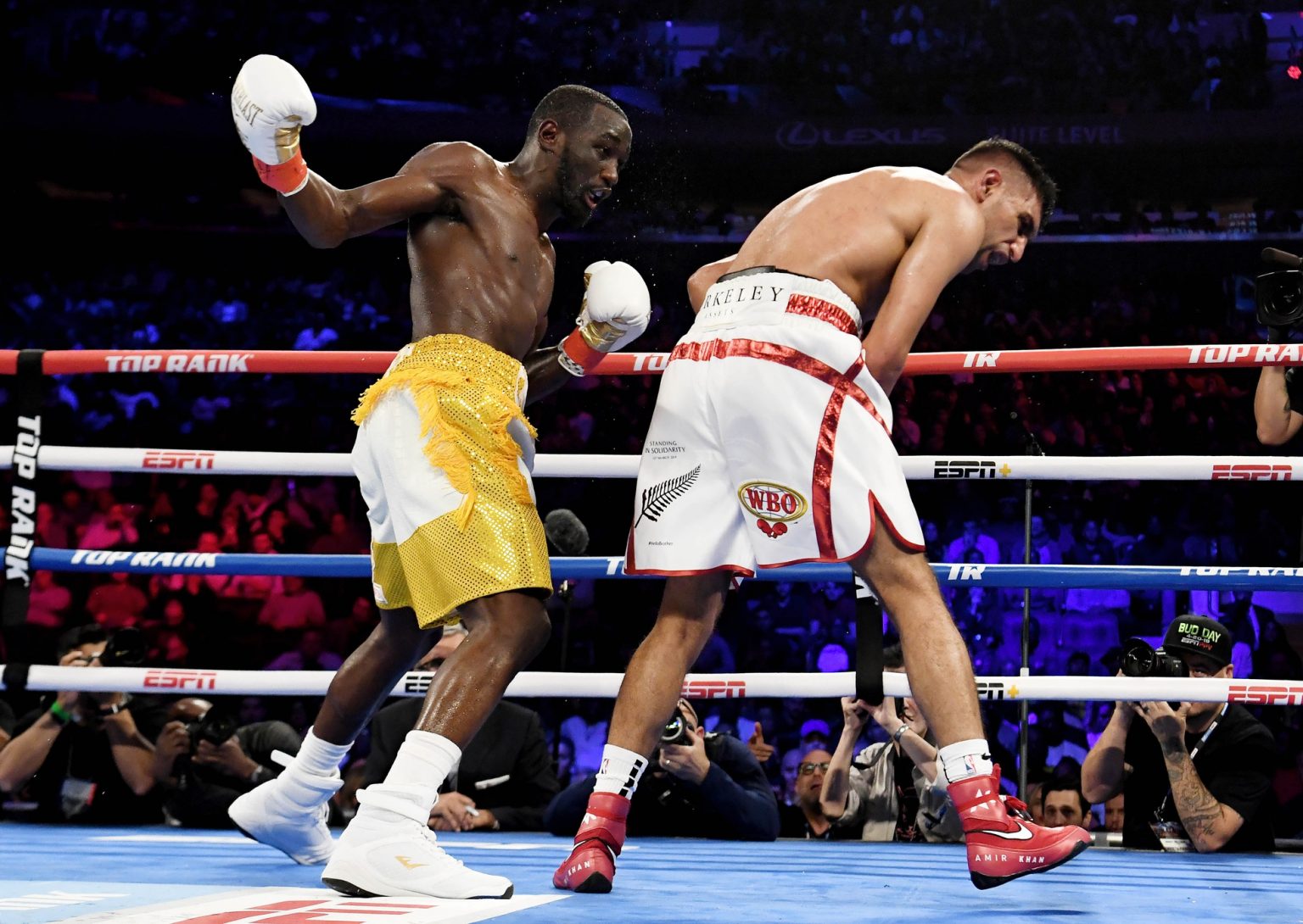 Highlights: Terence Crawford Forces Amir Khan To Quit Following Low ...